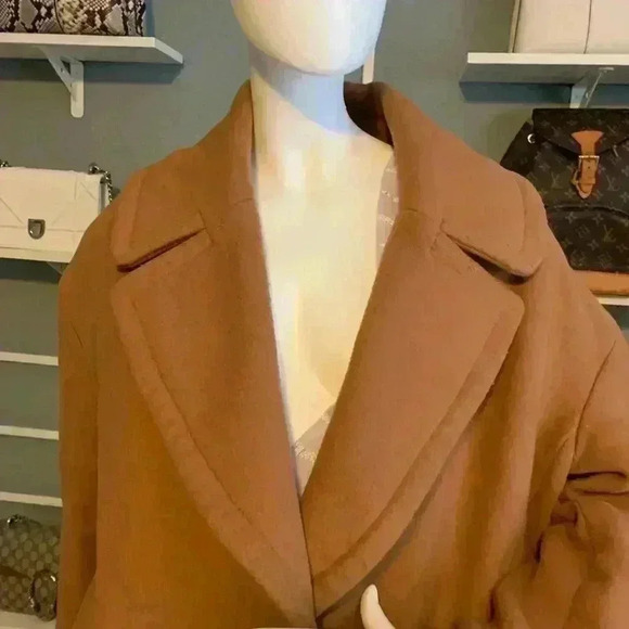 Zara - Picture 3 of 11